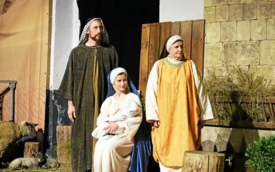 Quinze bébés et plus de 4 000 spectateurs pour la Crèche vivante 2024 à Sainte-Anne d’Auray