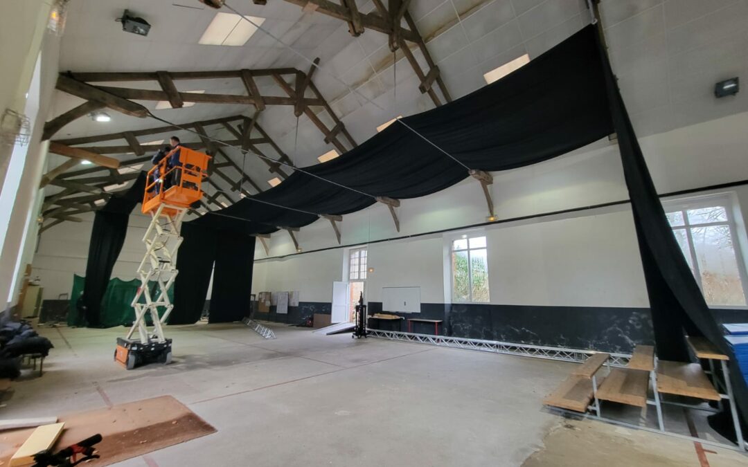 Début du montage des décors