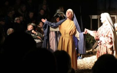 « Ça fait du bien dans ce monde de fous ! » : la crèche vivante de Sainte-Anne-d’Auray fait carton plein